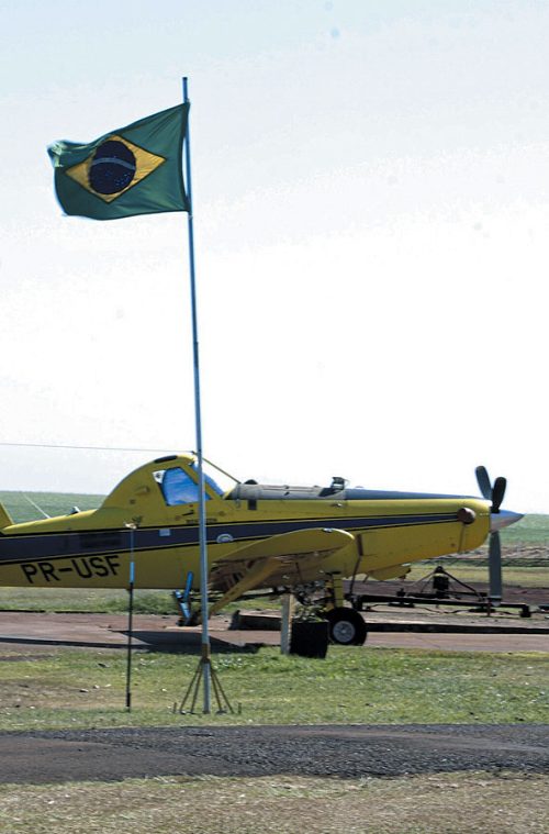 Foto1-Avião Aeroclube