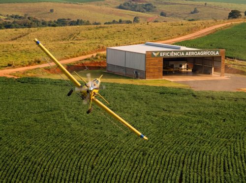 Sprayer_plane_U-turn_Brazilian_farm_202607281340