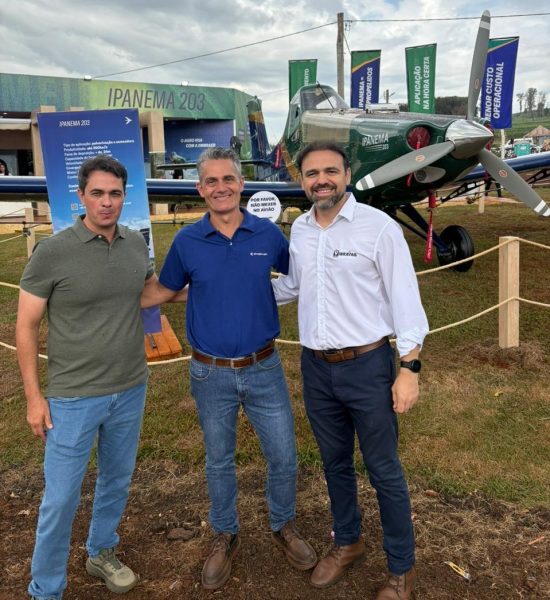 foto1 - topo - Cavina, Sany e Junior - Estande Ipanema